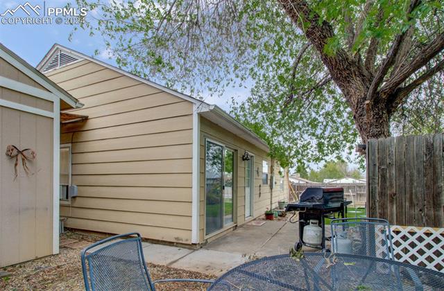 1047 Florence Avenue