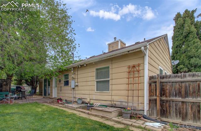 1047 Florence Avenue