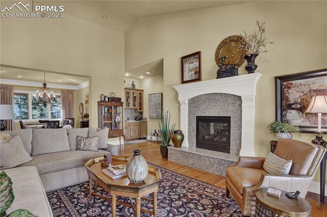1125 High Lake View