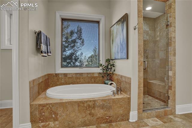 1125 High Lake View