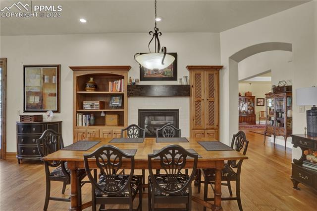 1125 High Lake View