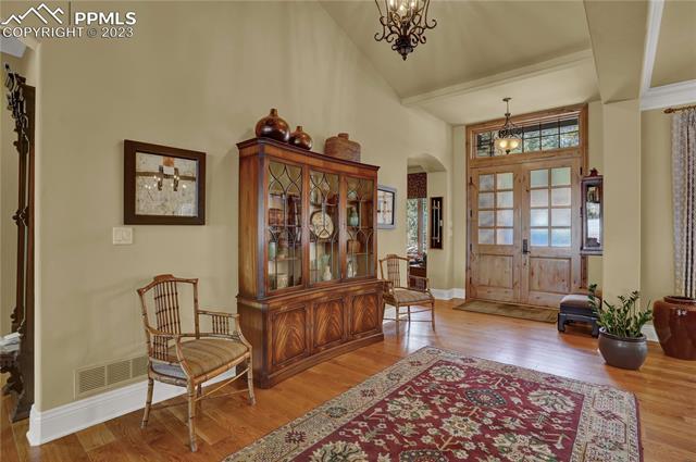 1125 High Lake View