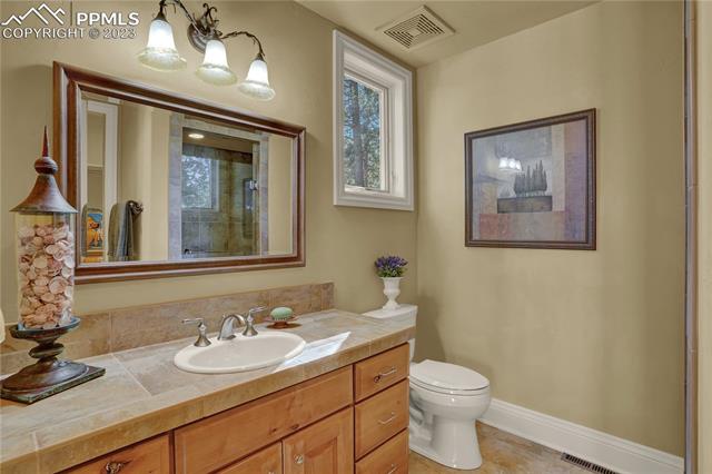 1125 High Lake View