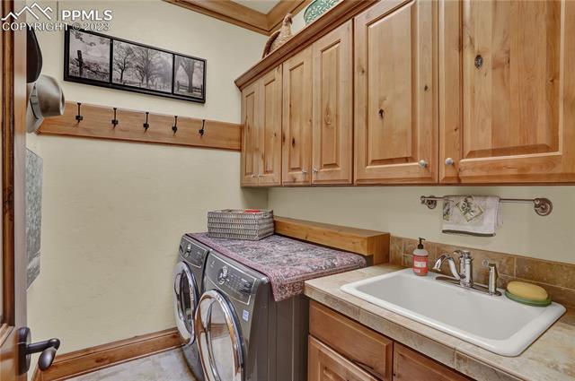 1125 High Lake View
