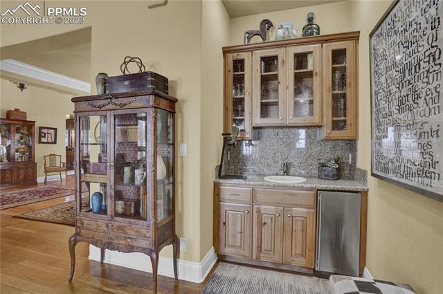 1125 High Lake View