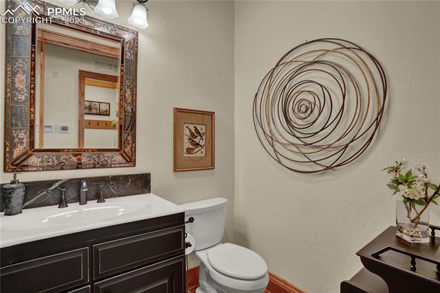 1125 High Lake View