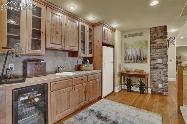 1125 High Lake View