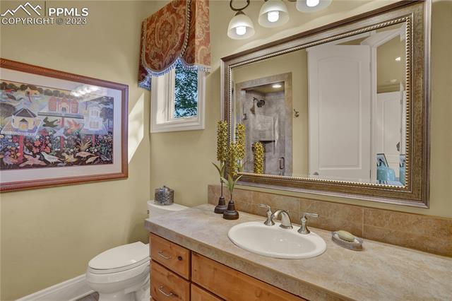 1125 High Lake View