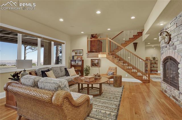 1125 High Lake View