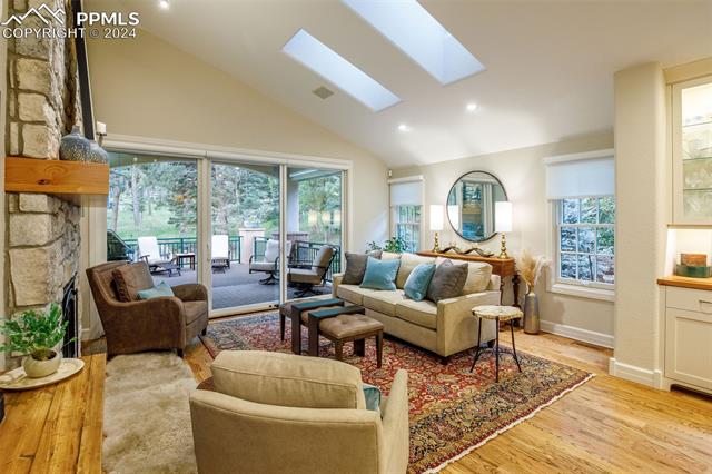 4420 Carriage House View