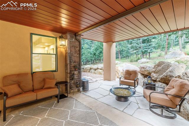 4420 Carriage House View