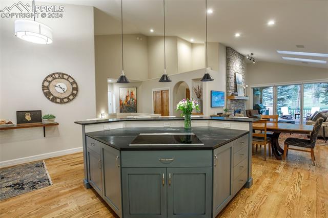 4420 Carriage House View