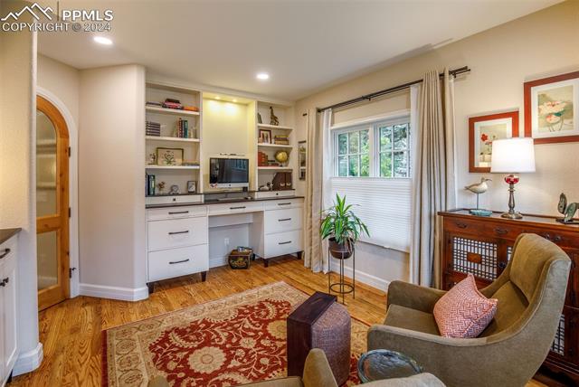 4420 Carriage House View