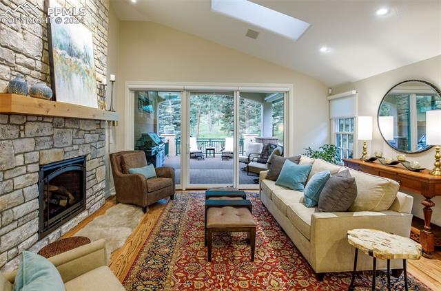 4420 Carriage House View