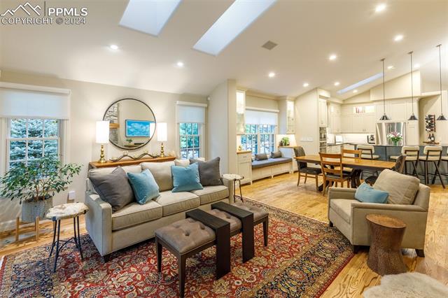 4420 Carriage House View