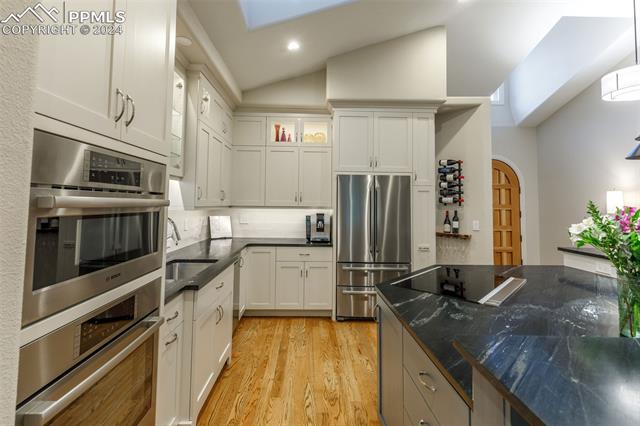 4420 Carriage House View