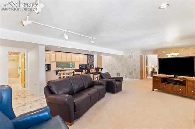 20 Golf Gate Lane