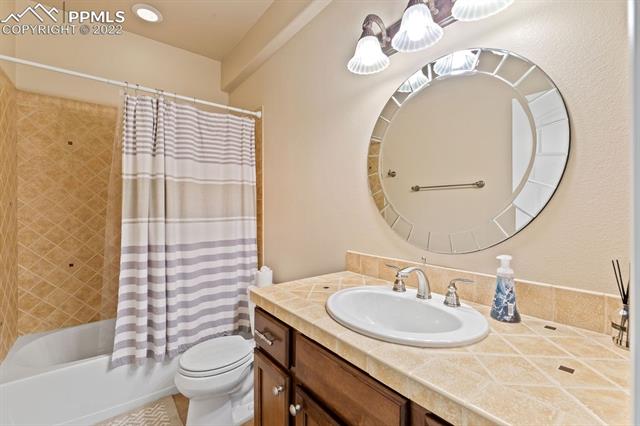 2492 Pine Valley View