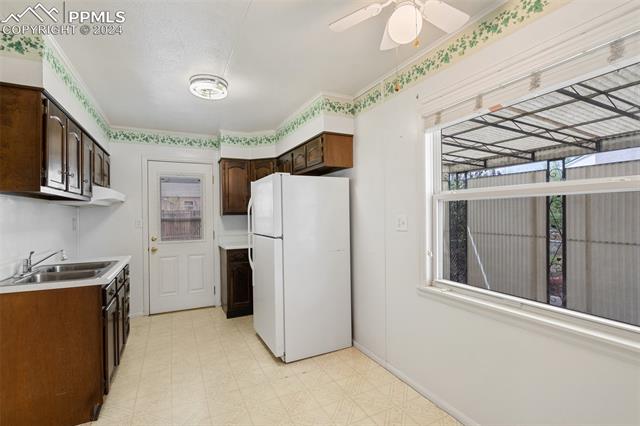 1916 S Institute Avenue