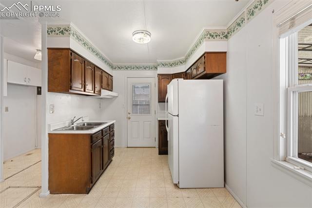 1916 S Institute Avenue