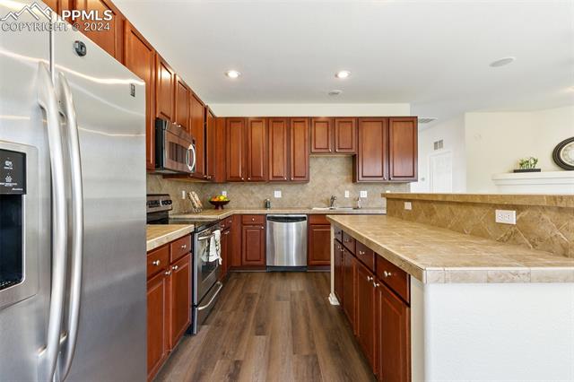 8303 Confluence Point