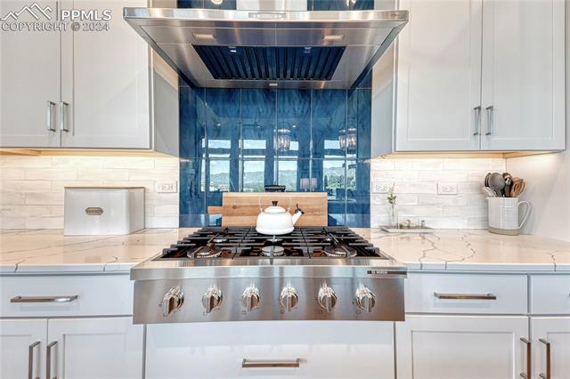 12320 Monarchos Lane