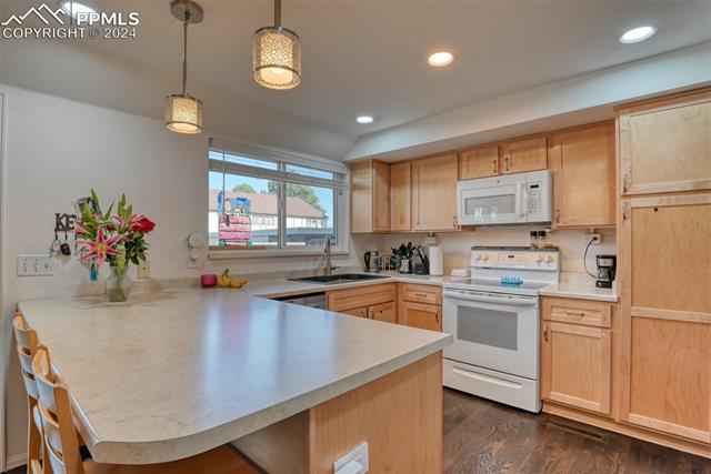 3880 Constitution Avenue