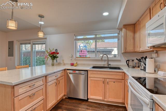 3880 Constitution Avenue