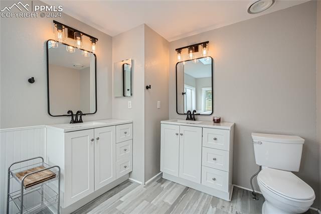 533 Calle De La Nieva