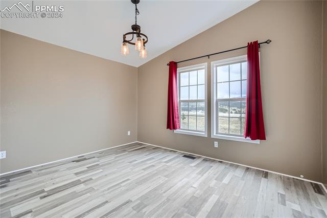 533 Calle De La Nieva