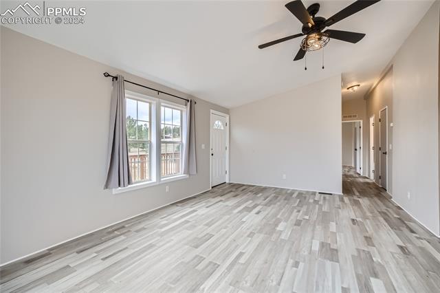 533 Calle De La Nieva