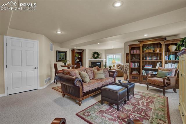2335 Pine Valley View