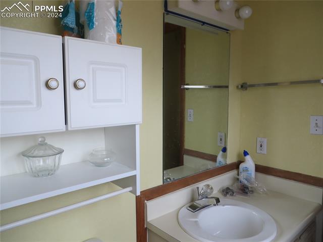 1621 W Pikes Peak Avenue