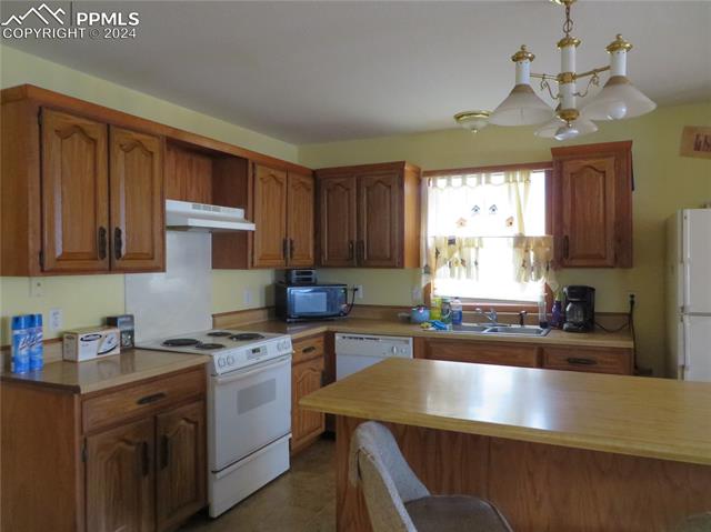 1621 W Pikes Peak Avenue