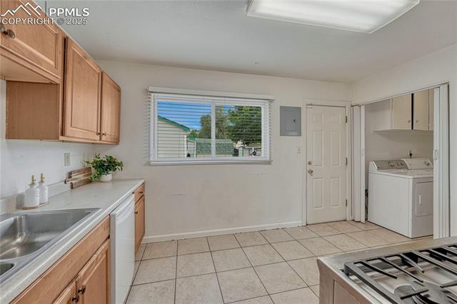 907 Fourth Street