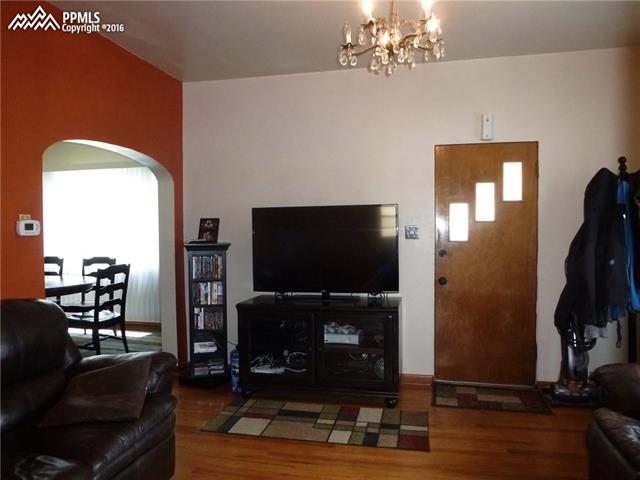 2607 N Cascade Avenue