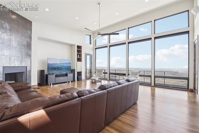 784 Grand Horizon View