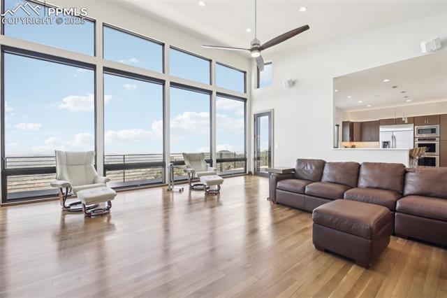 784 Grand Horizon View
