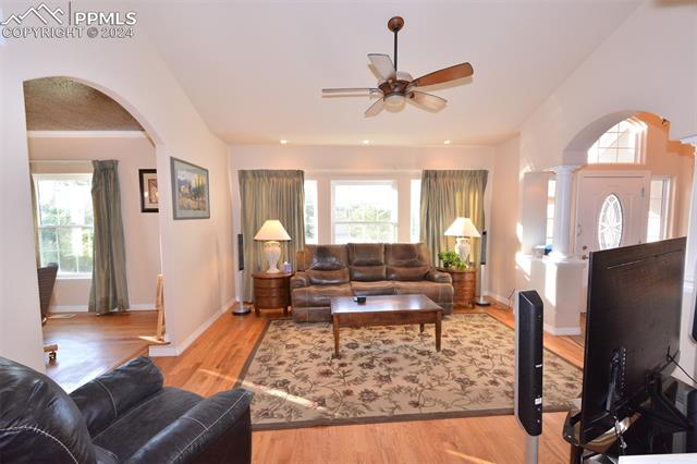 1502 W Caballo Drive