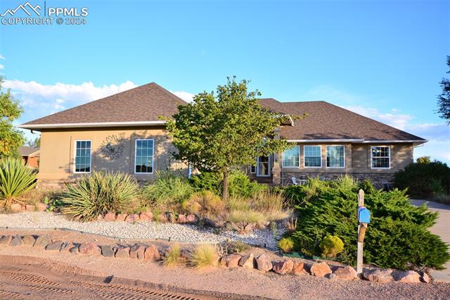 1502 W Caballo Drive