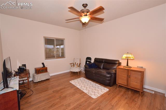 1502 W Caballo Drive