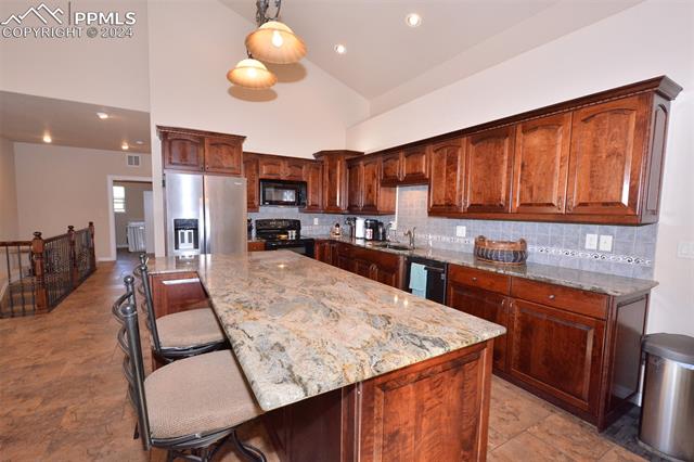 1502 W Caballo Drive