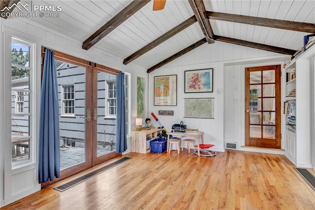 10 W Oak Avenue