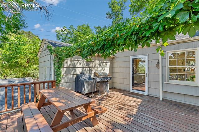 10 W Oak Avenue