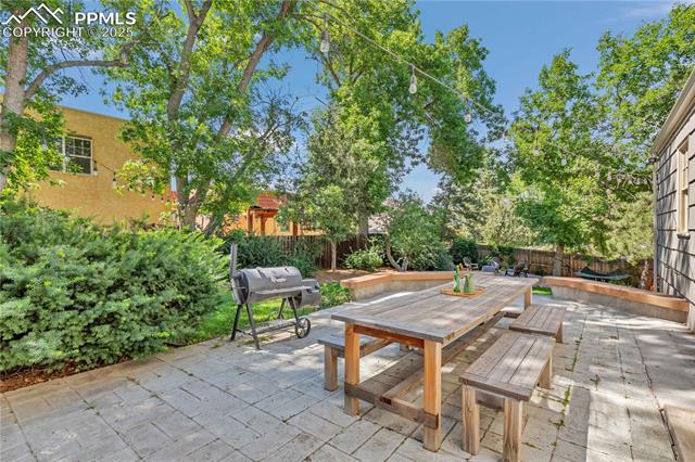 10 W Oak Avenue