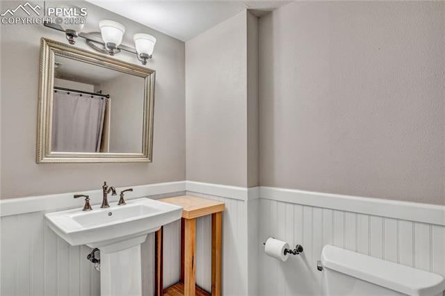 10 W Oak Avenue