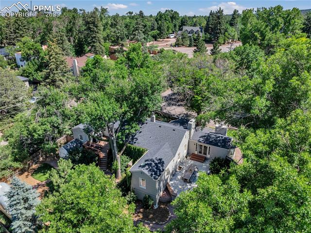 10 W Oak Avenue