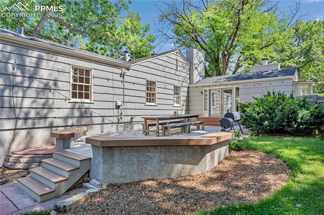 10 W Oak Avenue