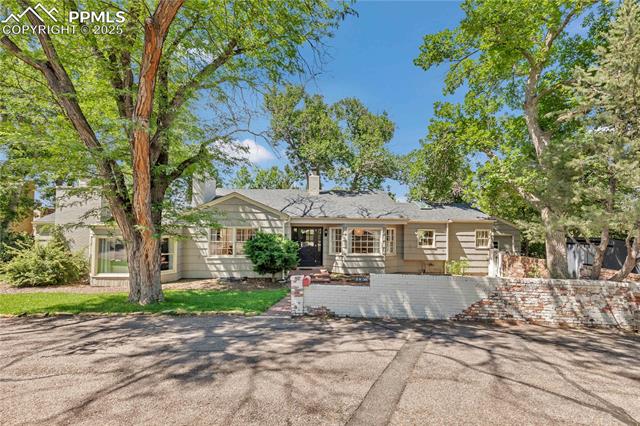 10 W Oak Avenue