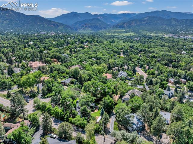 10 W Oak Avenue